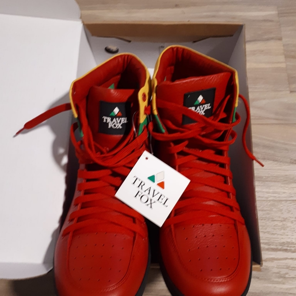 Men Travel Fox Sneakers